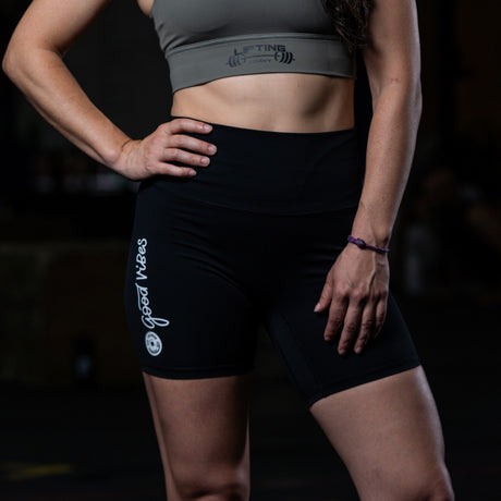 Cocowod ropa crosstraining Shorts Mujer modelo Good Vibes | Intense Shorts